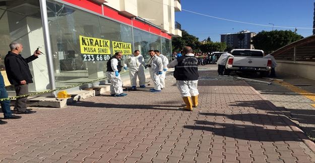 Adana Valiliği önünde patlama: Çok sayıda yaralı var