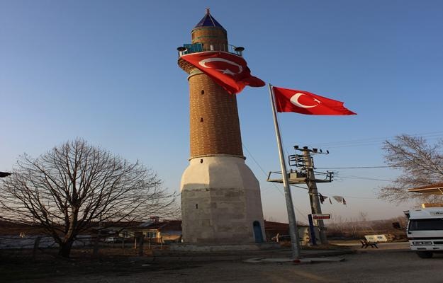 Bu Köyün Minaresi Var, Camisi Yok