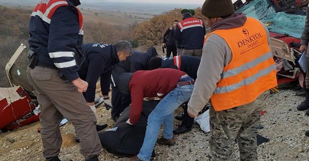 2 tır çarpıştı, içki şişeleri yola saçıldı