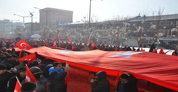 Yüksekova’da teröre lanet yürüyüşü