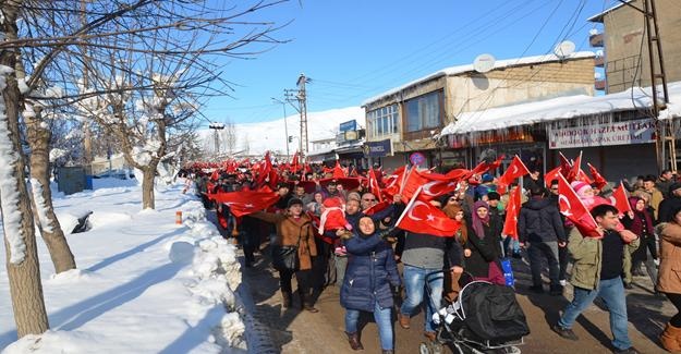 Yüksekova’da teröre lanet yürüyüşü