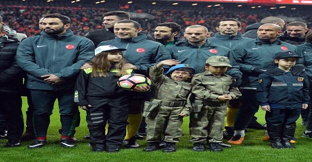 Futbol Ailesi Şehitler İçin Bir Araya Geldi