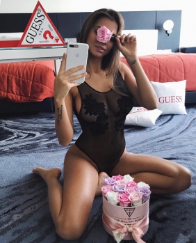 Rus Model Viki Odintcova Yürekleri Ağıza Getirdi