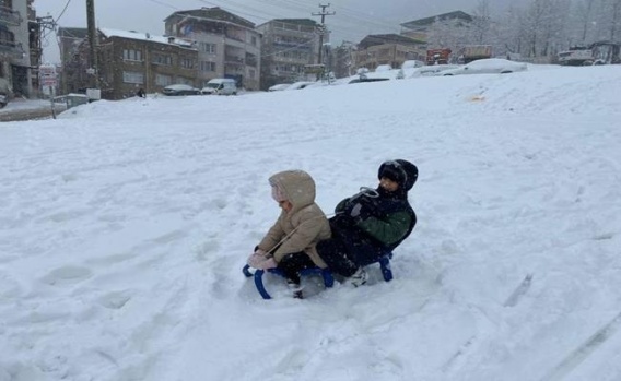 Bursa şehir merkezinden kar manzaraları