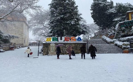 Bursa şehir merkezinden kar manzaraları