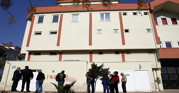 Antalya’da cemevi duvarındaki çirkin yazılar polisi harekete geçirdi