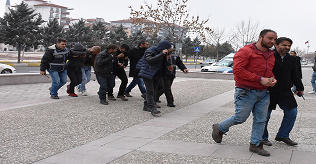 Aksaray’da 60 bin liralık kablo çalan hırsızlar yakalandı