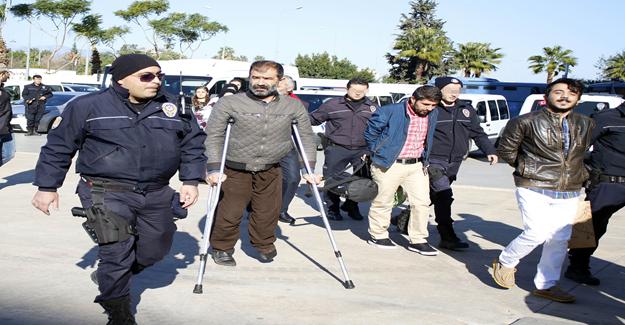 Antalya'da PKK şüphelisi 19 kişi adliyede