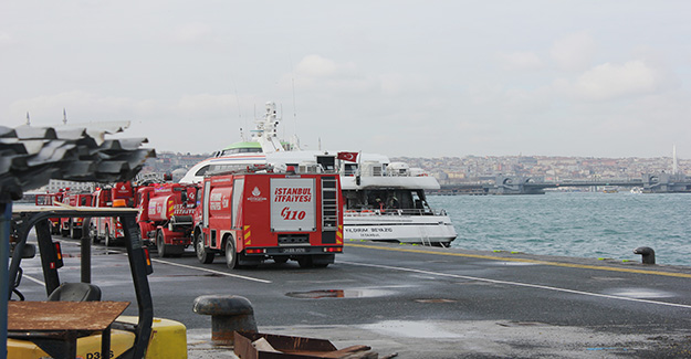 BUDO'ya ait deniz otobüsünde yangın paniği