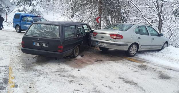 Araçlar Uçuruma Ramak Kala Durabildi