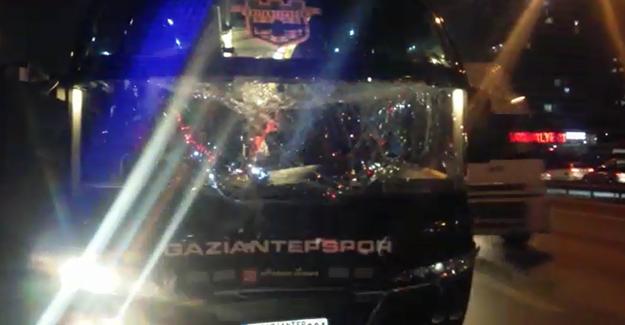 Gaziantepspor takım otobüsü İstanbul’da kazaya karıştı