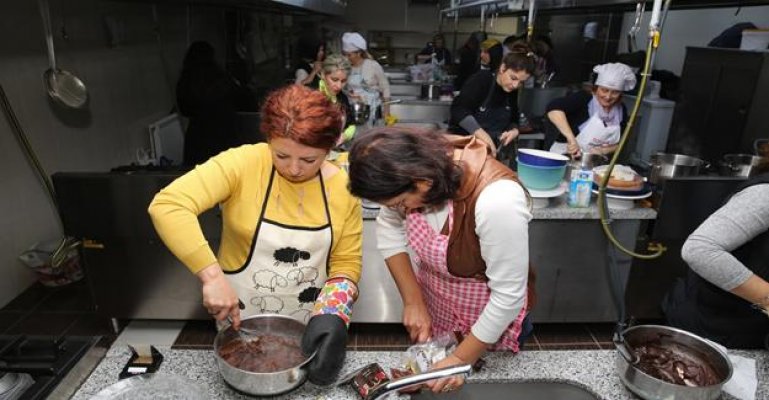 Kadın derneklerine pastacılık kursu