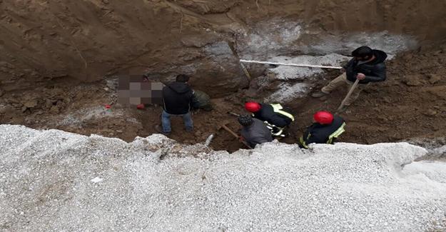 Kanalizasyon çalışmalarında 2 işçi toprak altında kaldı