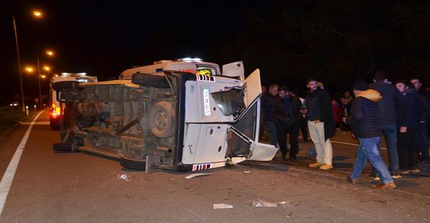 Samsun'da iki minibüs çarpıştı: 11 yaralı