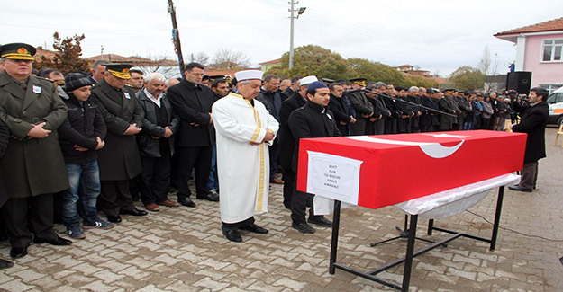 Şehidin ağabeyine en acı görev