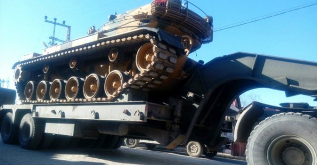 Sınıra tank sevkiyatı yapıldı