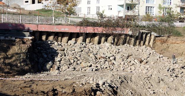 Yalova'da okul inşaatında heyelan