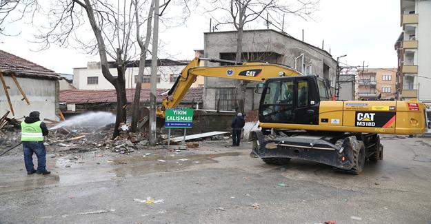 Demiryolu altı Büyükşehir´le dönüşüyor