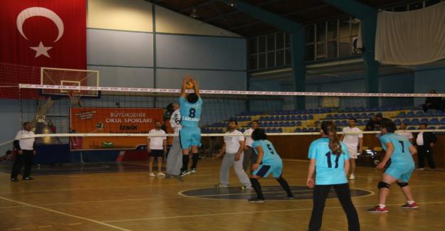 İznik'te Kaymakamlık Voleybol Kupa Heyecanı Başladı