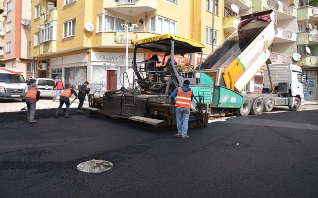 Eski Pazar Caddesi Asfaltlanıyor