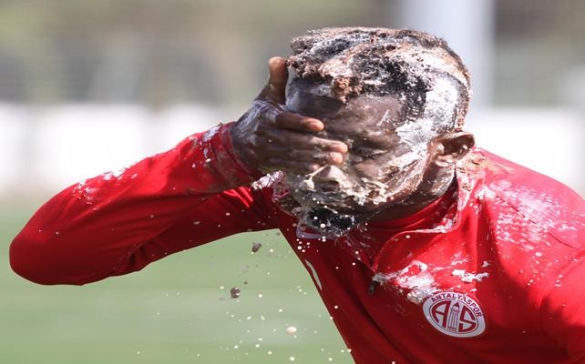 Eto'o'yu kızdıran doğum günü kutlaması