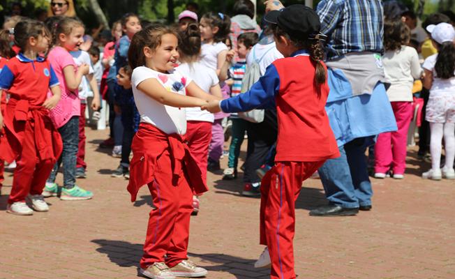 Bursa Hayvanat Bahçesi`nde ‘23 Nisan` şenliği