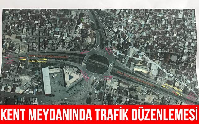 Kent meydanında trafik düzenlemesi