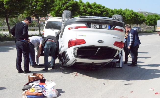 Bilecik'te Otomobil ile kamyonet çarpıştı: 4 yaralı