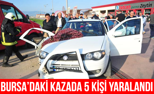 Bursa'da otomobille minibüs çarpıştı: 5 yaralı