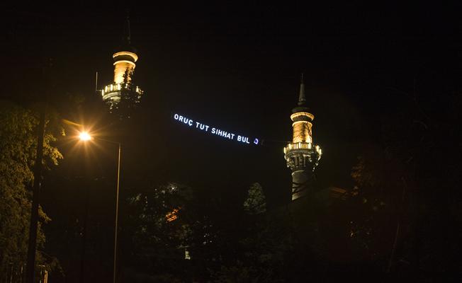 Bursa'nın ilçelerinde minareler mahyalarla süslendi