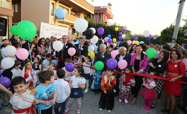 Çocuklar kendi sokaklarının tasarımını tamamladı