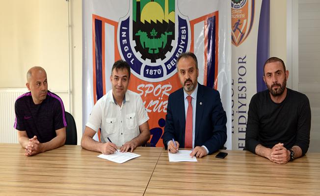 İnegöl Belediyespor, Zoroğlu'nun sözleşmesini uzattı