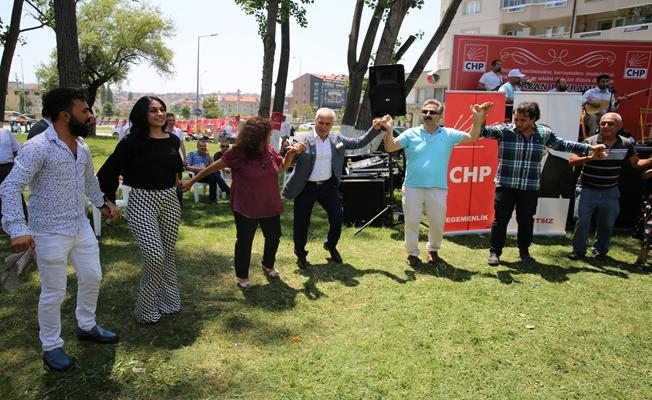 CHP Üç Fidan Gençlik Parkı’nda bayramlaştı