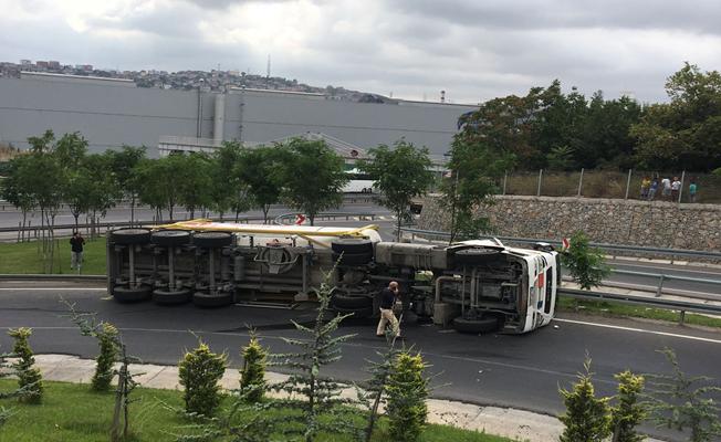 Kimyasal Madde Yüklü Tanker Devrildi: 1 Yaralı