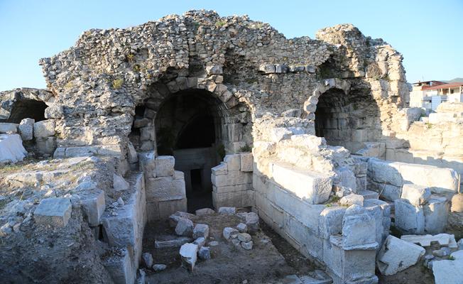 Antik tiyatro özgün kimliğine kavuşuyor