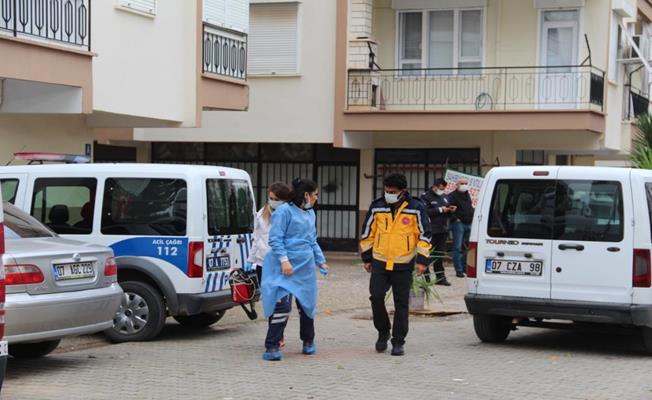 Emekli öğretmen kocası tarafından bıçaklanarak öldürüldü