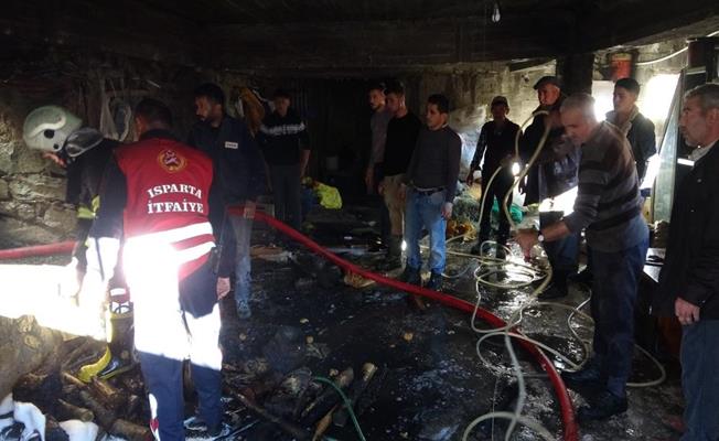 Isparta'daki yangında bir ev küle döndü