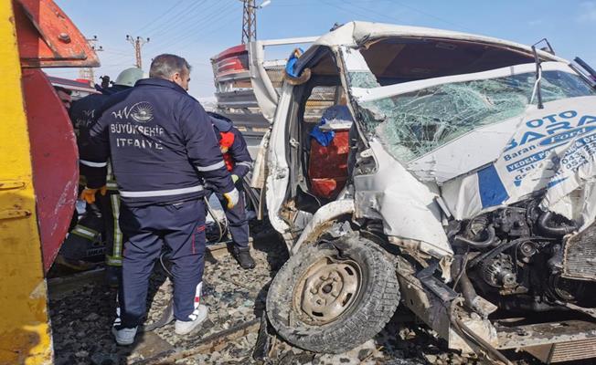 Hemzemin geçitteki kazada 4 kişi yaralandı