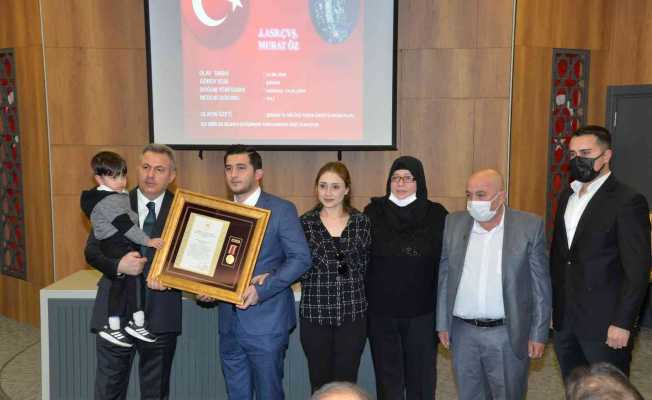 Adana’da şehit yakını ve gazilere Devlet Övünç Madalyası verildi