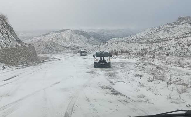 Adıyaman’da yollar buz tuttu