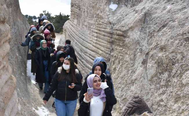 Afyonkarahisar’da öğrenciler Frigya bölgesini gezdi