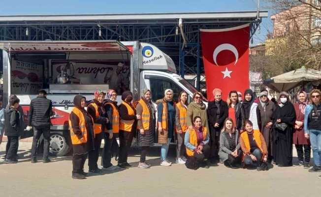 AK Parti Edremit Mahalle Teşkilatı’nın lokma ikramına ilgi yoğun oldu