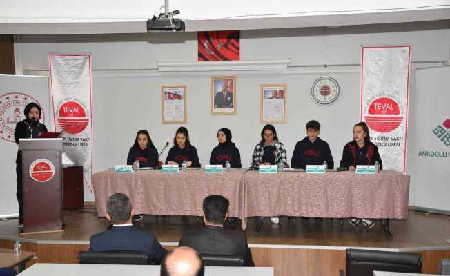 Anadolu Mektebi Yazar Okumaları öğrenci paneli yapıldı