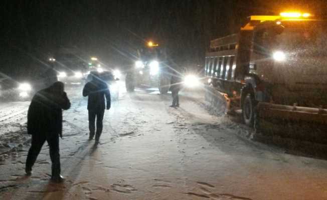 Antalya-Konya karayolu araç trafiğine kapatıldı