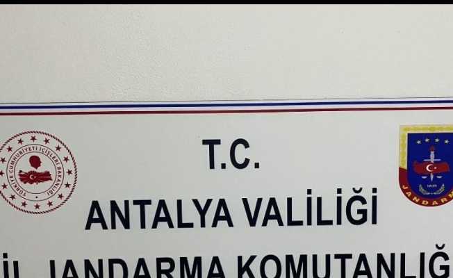 Antalya’da jandarmadan uyuşturucuya geçit yok