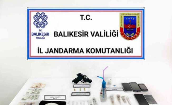 Ayvalık’ta jandarmadan uyuşturucu kullanıcılarına operasyon