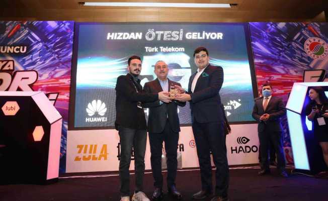 Bakan Çavuşoğlu, E-SPORFEST’in konuğu oldu