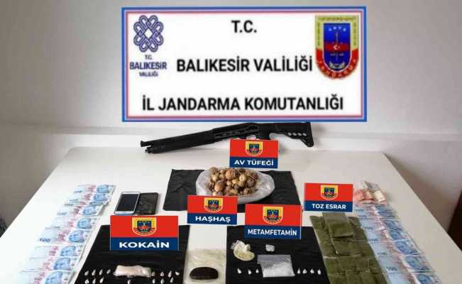 Balıkesir’de jandarmadan 22 şahsa operasyon