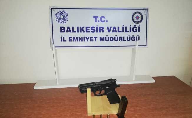 Balıkesir’de polis 28 aranan şahsı gözaltına aldı