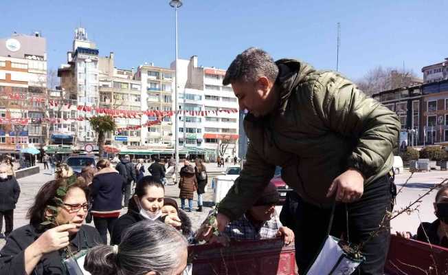 Bandırma’ da 3 bin adet fidan dağıtıldı